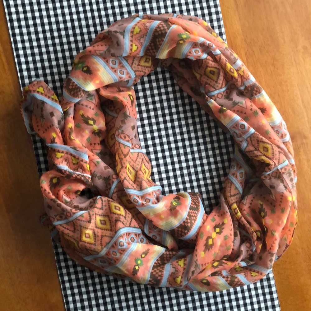 Like New Aztec Blanket Scarf 🌸🌼
